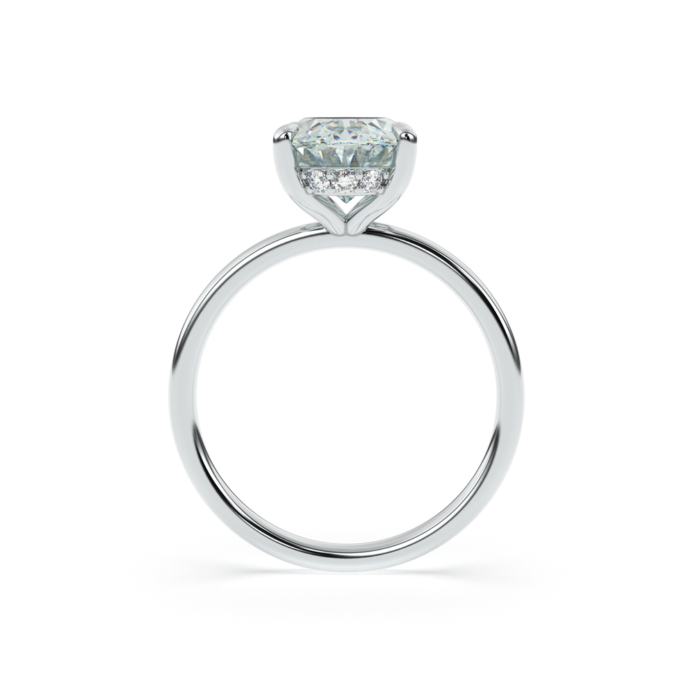 Close-up of ANAÏS oval diamond solitaire in white gold