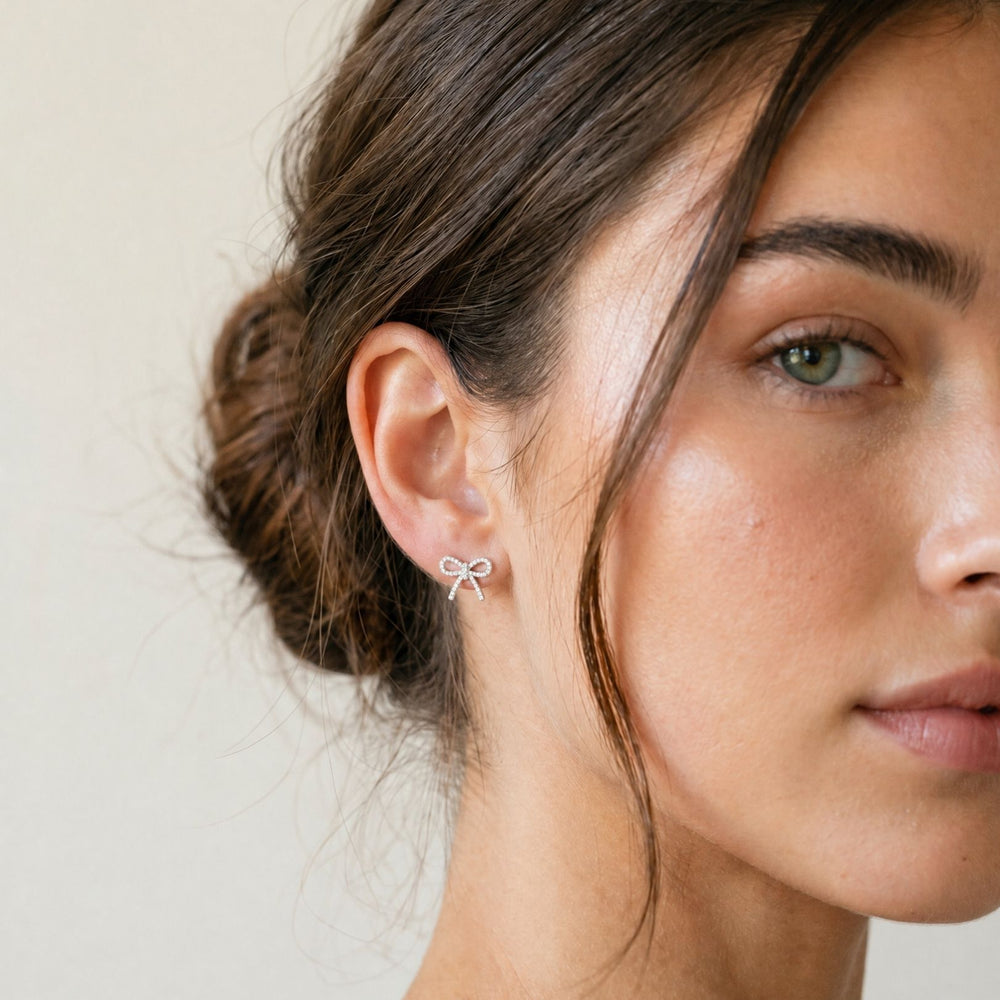 VELVET diamond bow earrings in 18k white gold, set with natural diamonds, elegant and modern design