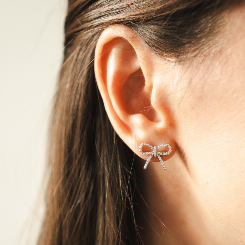VELVET diamond bow earrings in 18k white gold, set with natural diamonds, elegant and modern design